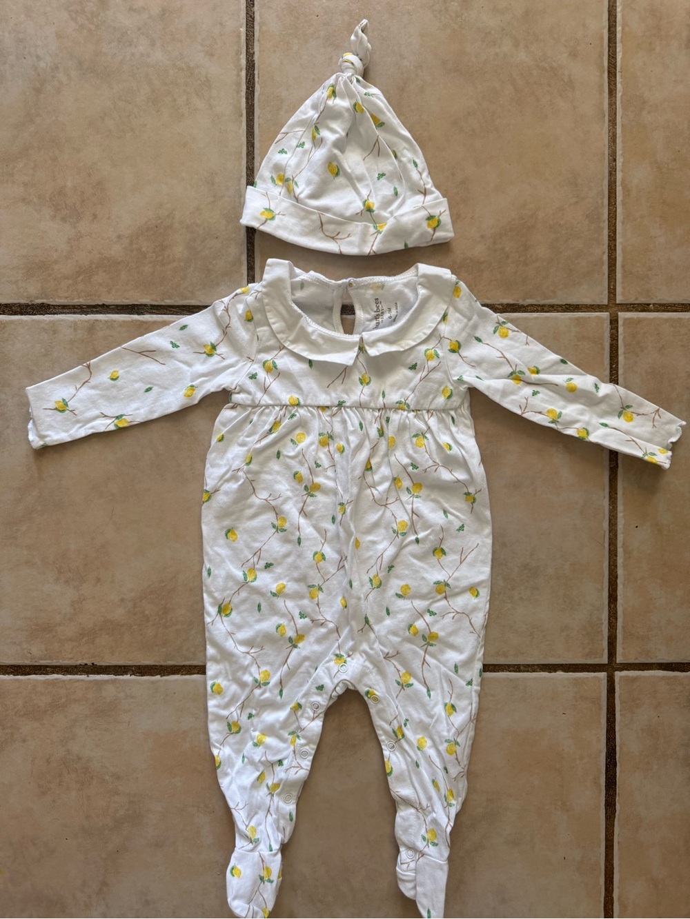 Burt's Bees White Lemon Print Footie with Matching Knot Hat